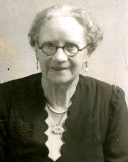 Laura Theresa LOOSMORE