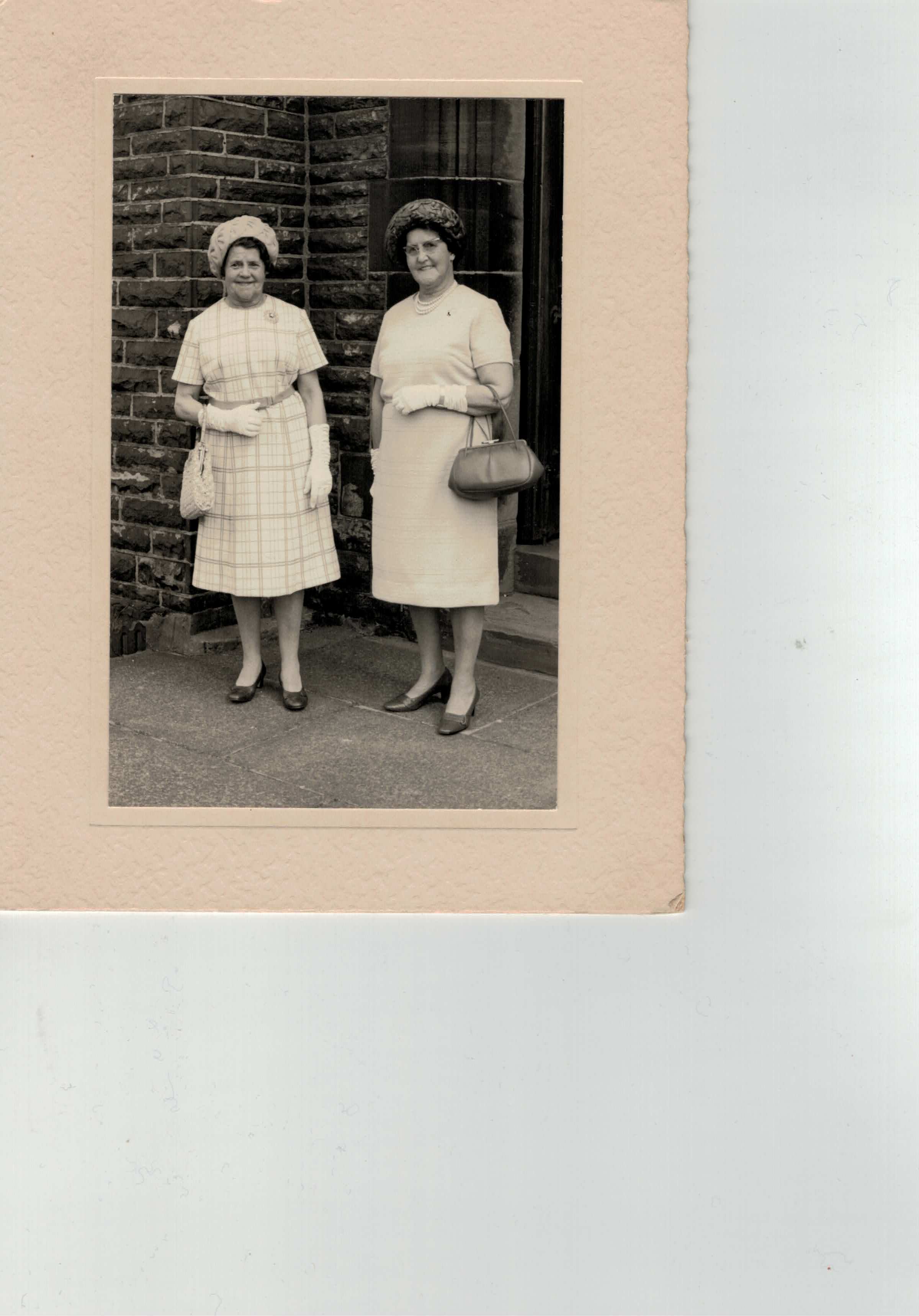 Edith MANOCK