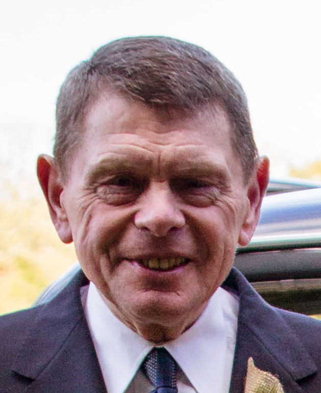 Derek MILLS